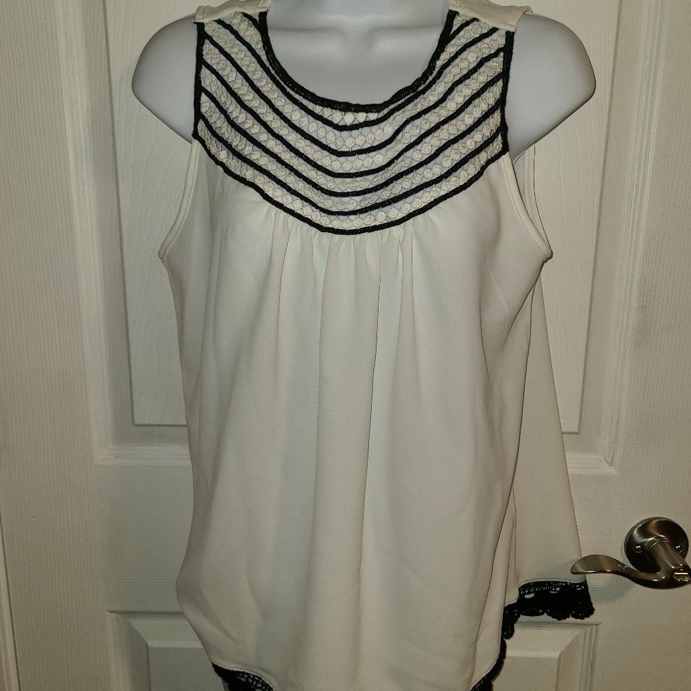 Hailey & Co. B&W Blouse Sz S